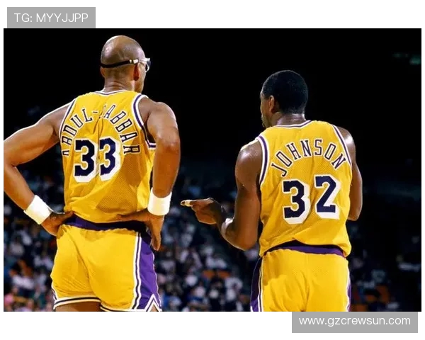 卡里姆·阿布杜尔-贾巴尔：篮球传奇与跨文化交流的桥梁