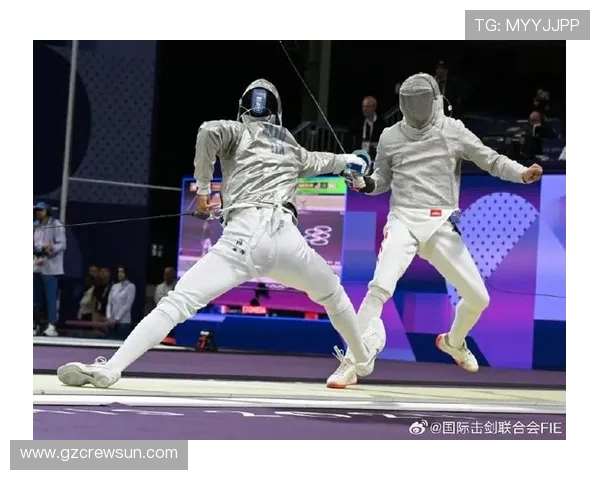 勇士与雷霆激战正酣纬来体育全程直播精彩瞬间 勇士与雷霆激战正酣纬来体育全程直播精彩瞬间